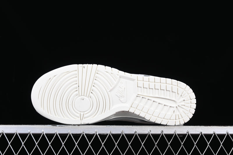 Nike Dunk Low “Mica Green”