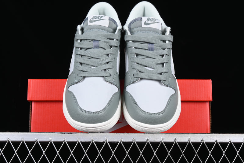 Nike Dunk Low “Mica Green”