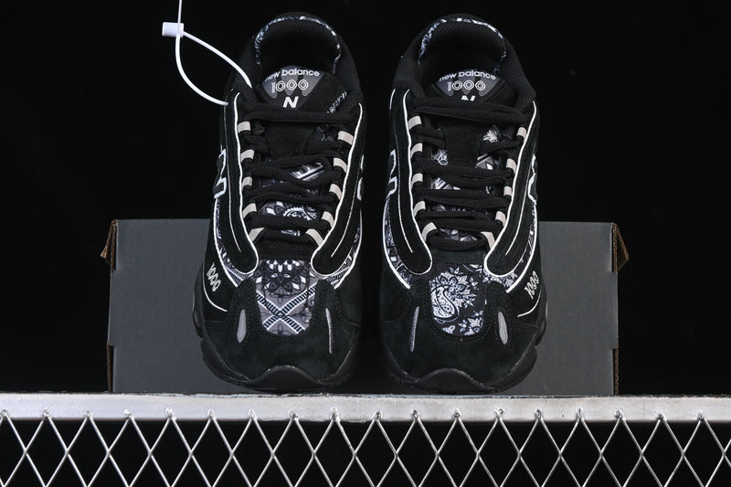 New Balance 1000 x Atmos Bāṅdhnū