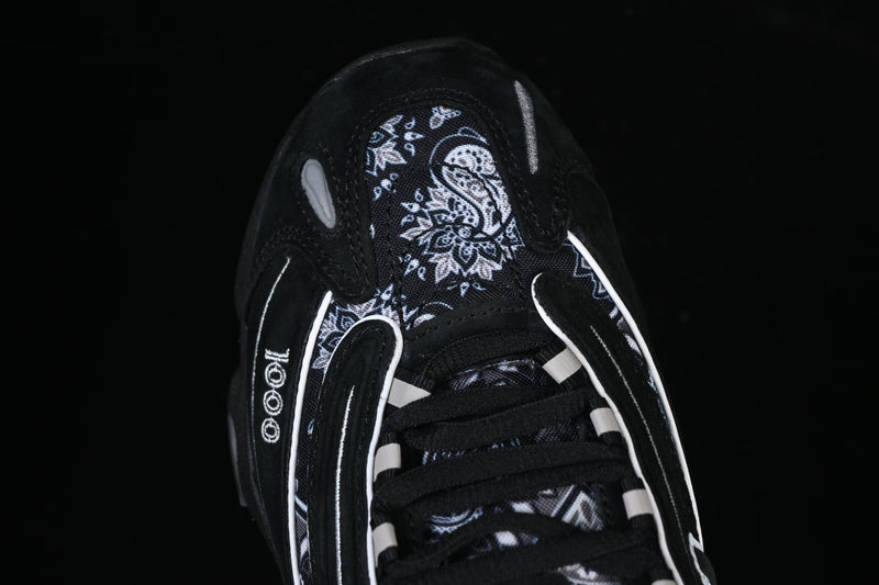 New Balance 1000 x Atmos Bāṅdhnū