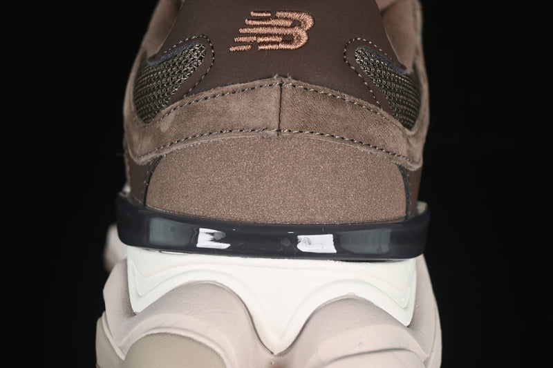New Balance 9060 – Mushroom Brown