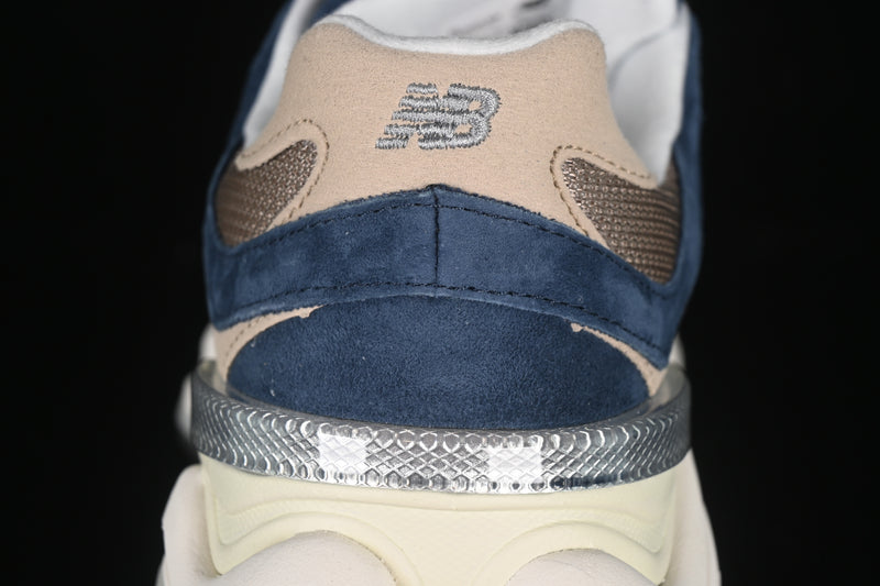 New Balance 9060 – Navy Mushroom