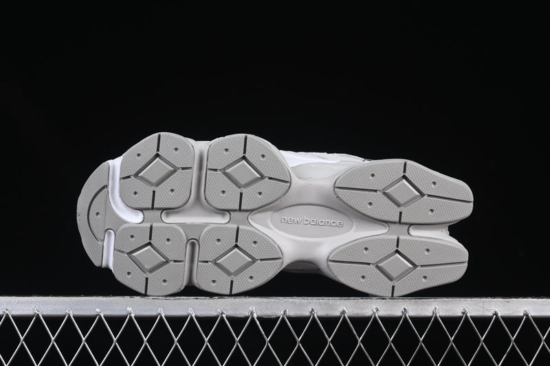 New Balance 9060 – Silver Metallic Grey