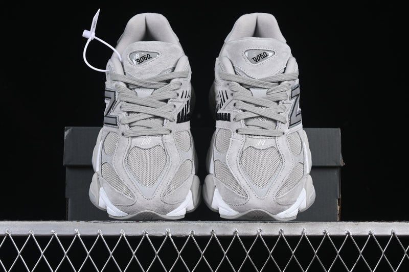 New Balance 9060 – Silver Metallic Grey