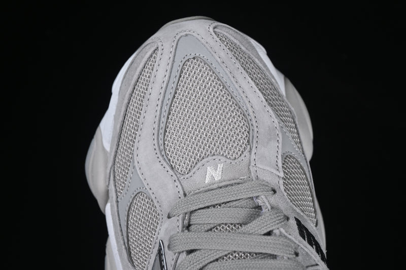 New Balance 9060 – Silver Metallic Grey