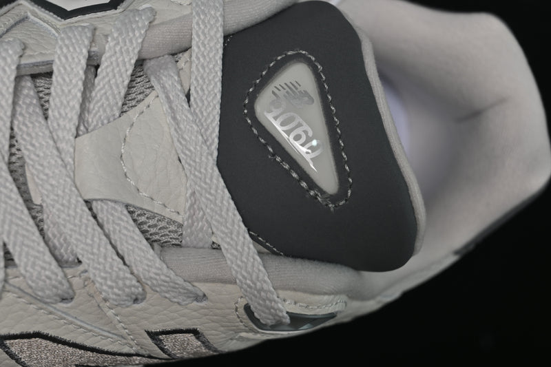 New Balance 9060 – Grey Day