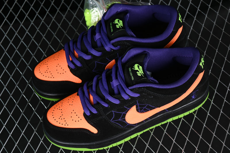 Nike Dunk Low “Night of Mischief Halloween”