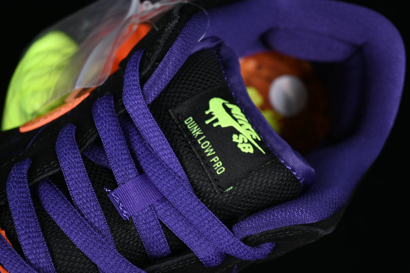 Nike Dunk Low “Night of Mischief Halloween”