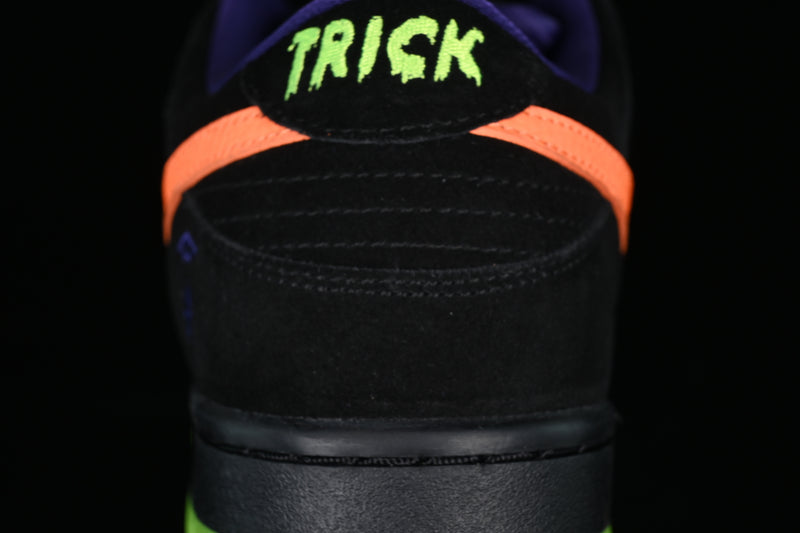 Nike Dunk Low “Night of Mischief Halloween”