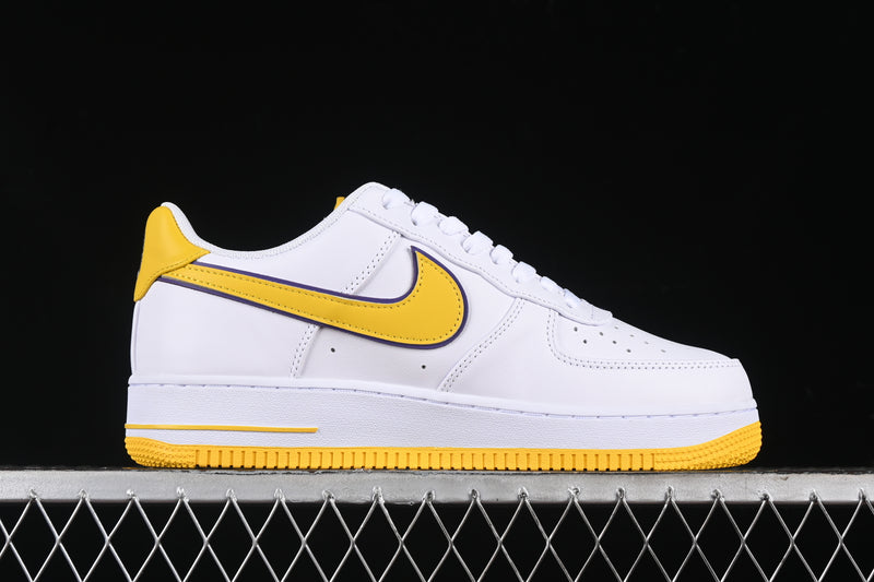 Nike Air Force 1 Low Retro QS Kobe Bryant "Branco/Varsity Maize"