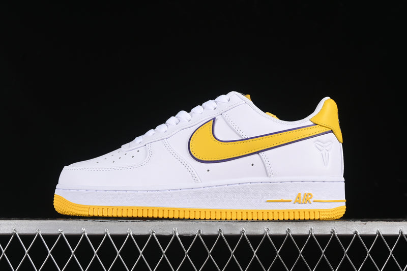 Nike Air Force 1 Low Retro QS Kobe Bryant "Branco/Varsity Maize"