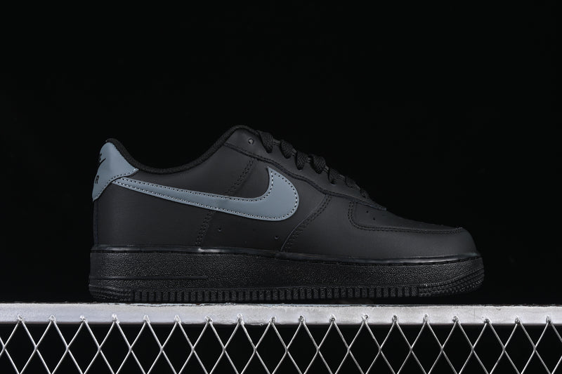 Nike Air Force 1 ’07  Black / Cool Grey