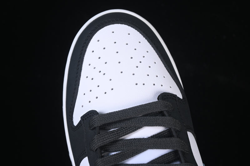 Nike Dunk Low “Midnight Navy University Blue”