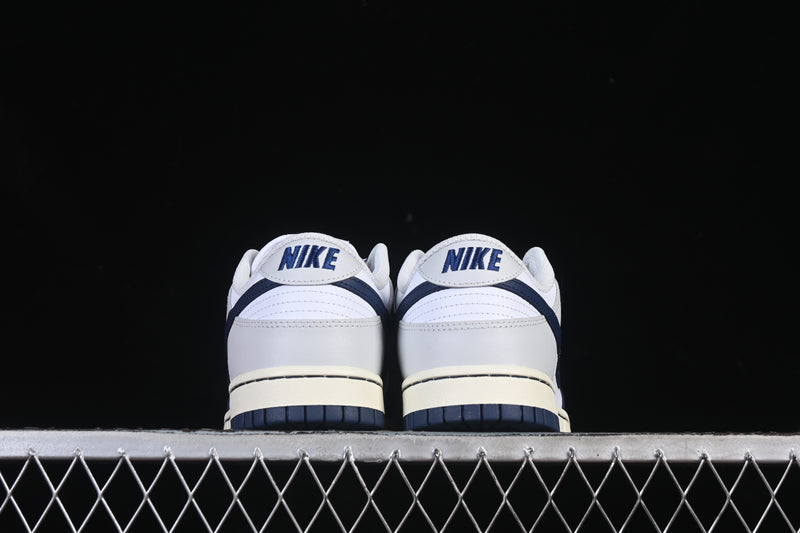 Nike Dunk Low “New York Yankees”