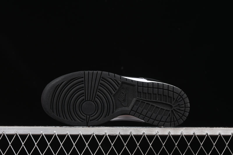 Nike Dunk Low Retro “White Black Panda”