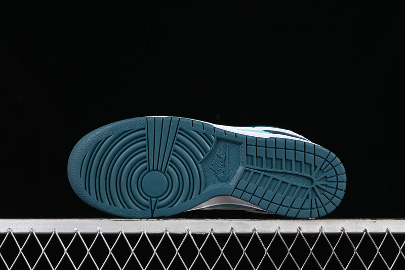 Nike Dunk Low “Geode Teal”
