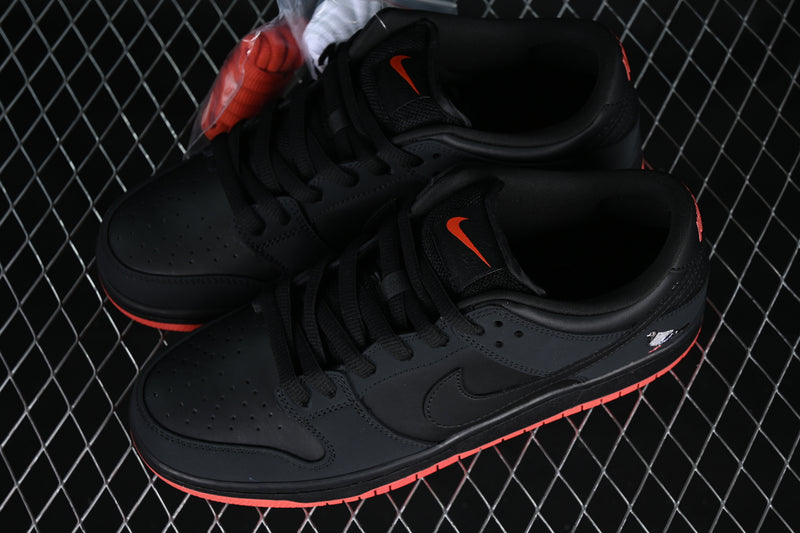 Nike SB Dunk Low “Black Pigeon”