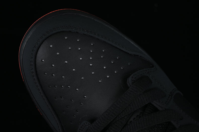 Nike SB Dunk Low “Black Pigeon”