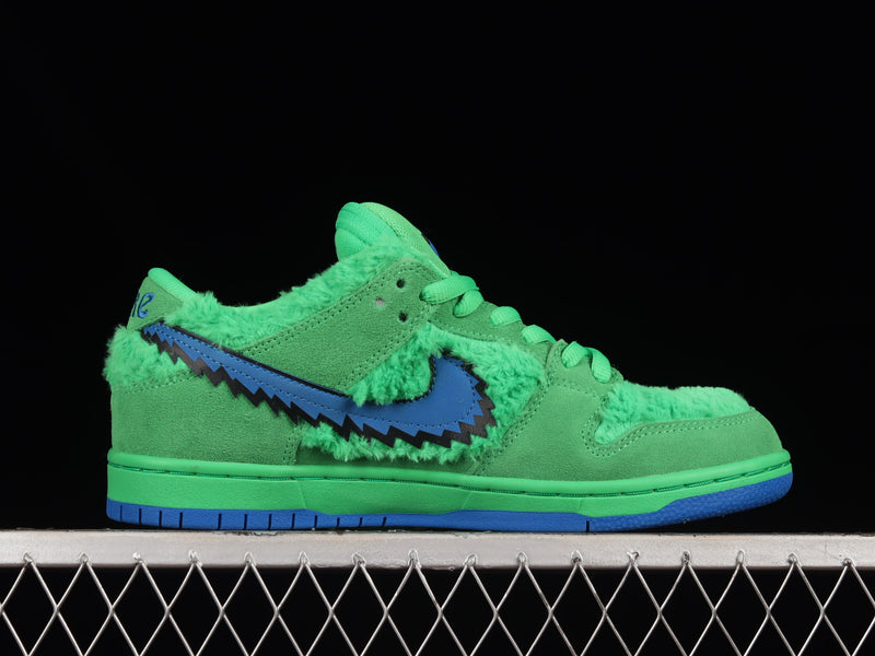 Nike SB Dunk Low x Grateful Dead “Bears Green”