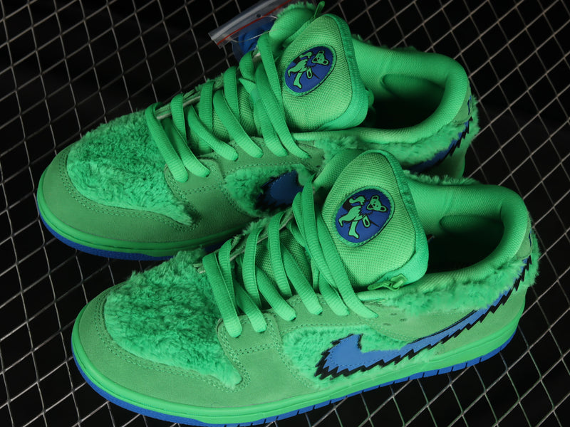 Nike SB Dunk Low x Grateful Dead “Bears Green”