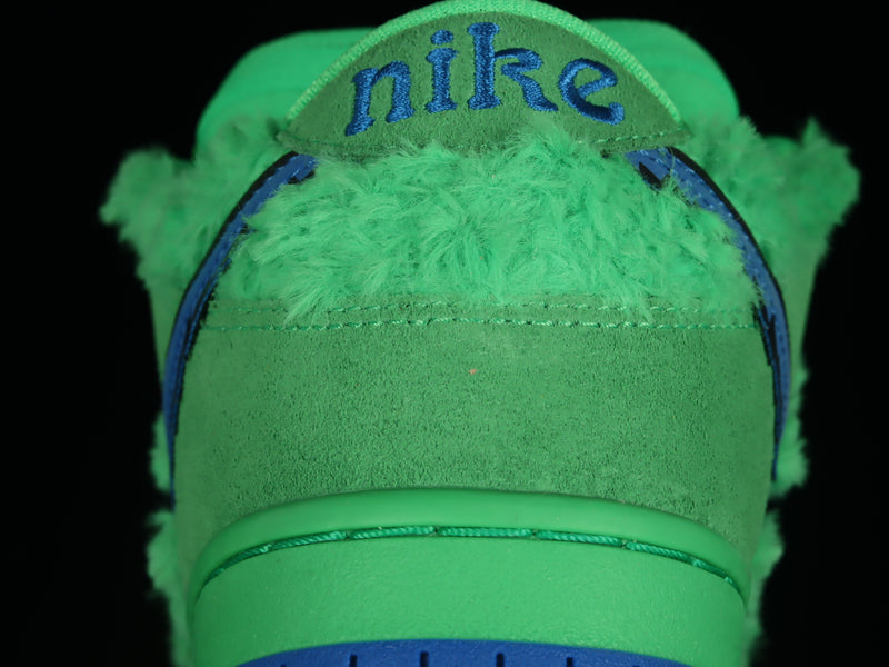 Nike SB Dunk Low x Grateful Dead “Bears Green”