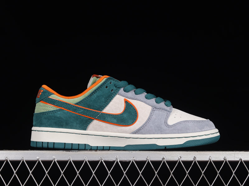 Nike SB Dunk Low x Katsuhiro Otomo “Steamboy OST”