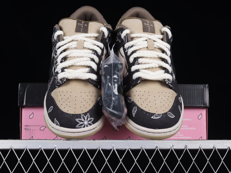 Nike SB Dunk Low x Travis Scott “Cactus Jack”