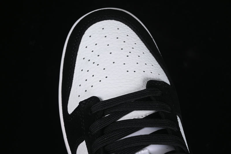 Nike Dunk Low “Suede Panda”