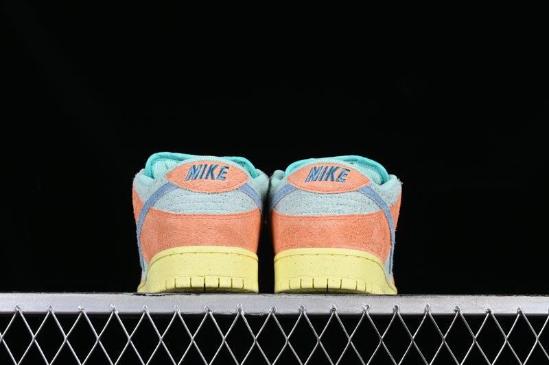 Nike Dunk Low “Orange / Emerald Rise”