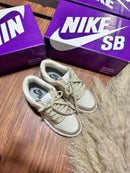 Tênis Nike Dunk Low - Creme Camurça