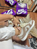 Tênis Nike Dunk Low - Creme Camurça