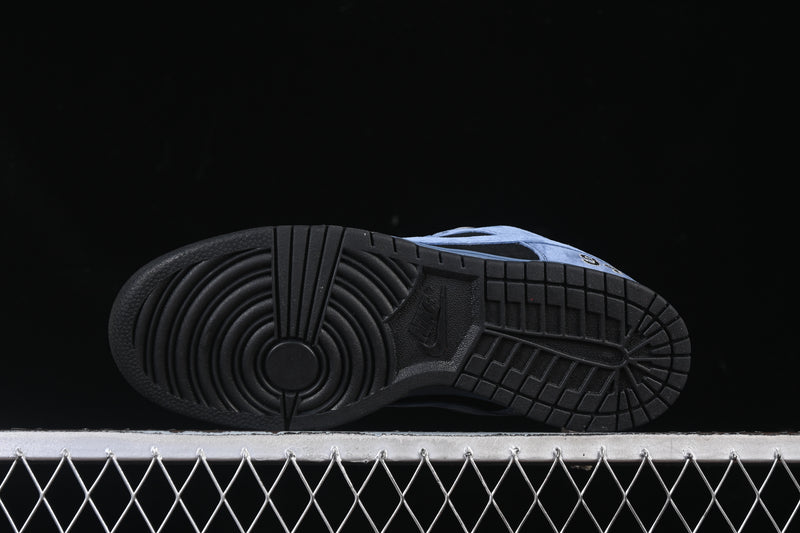 Supreme x Nike SB Dunk Low “Ocean Fog/Black”