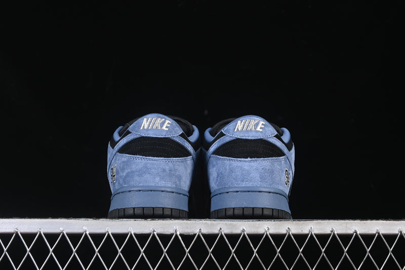 Supreme x Nike SB Dunk Low “Ocean Fog/Black”
