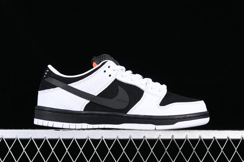 Nike SB Dunk Low “TIGHTBOOTH”