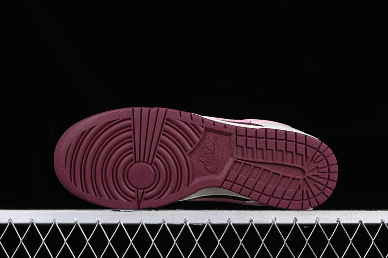 Nike Dunk Low “Valentine’s Day”