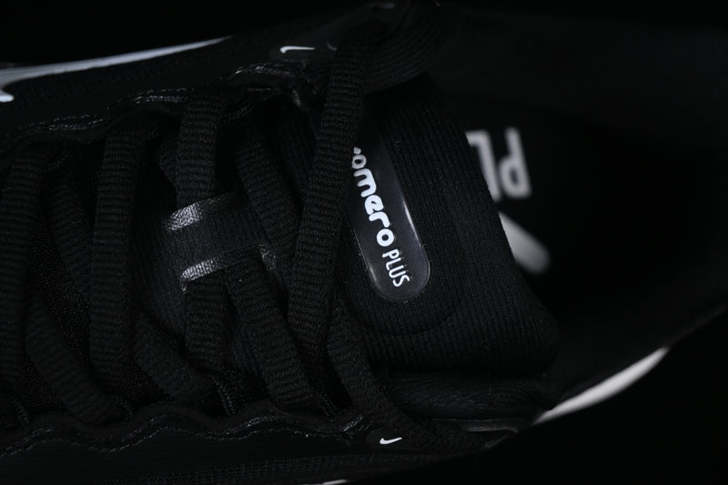 Nike Vomero Plus “Black / White”