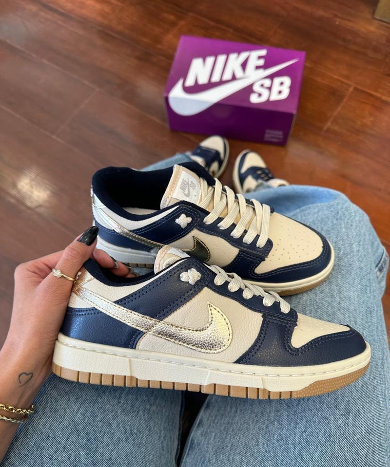 Tênis Nike Dunk Low - Branco/Azul