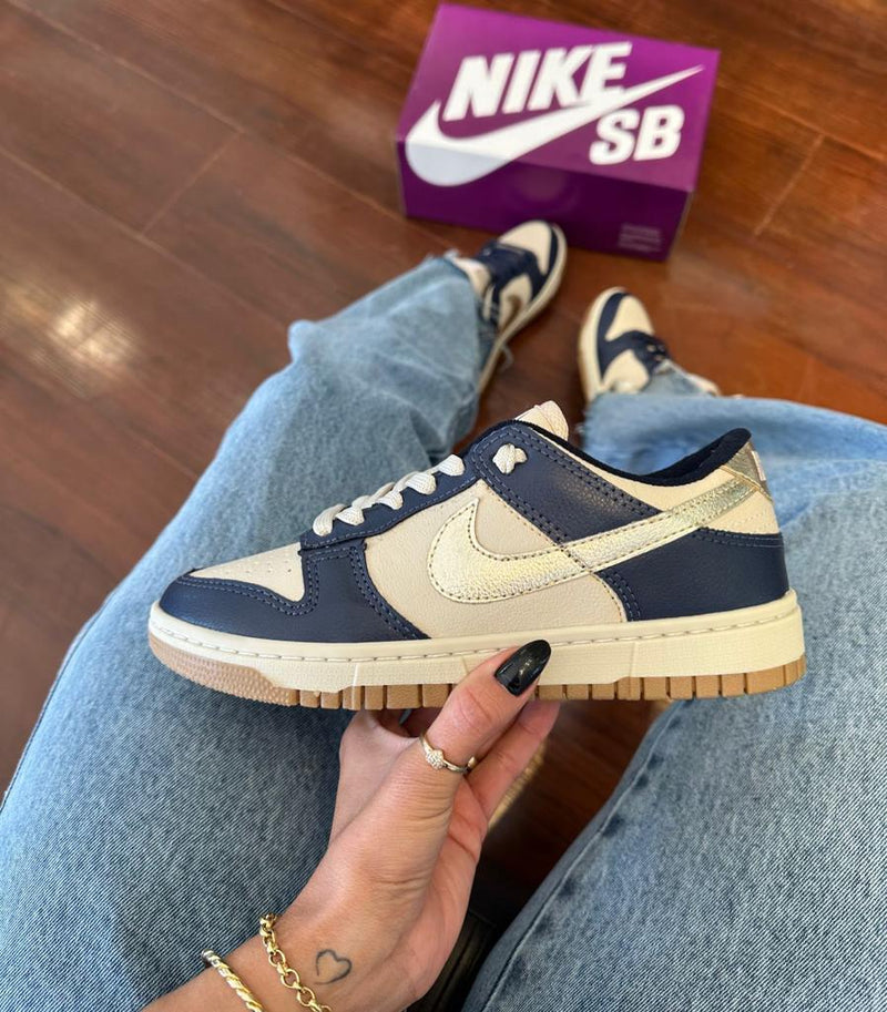 Tênis Nike Dunk Low - Branco/Azul