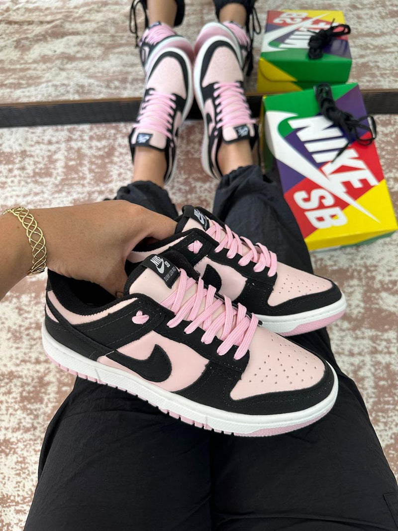 Tênis Nike DUNK Low Pink