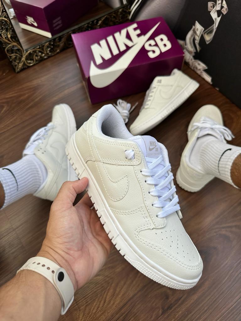 Tênis Nike Dunk - Branco