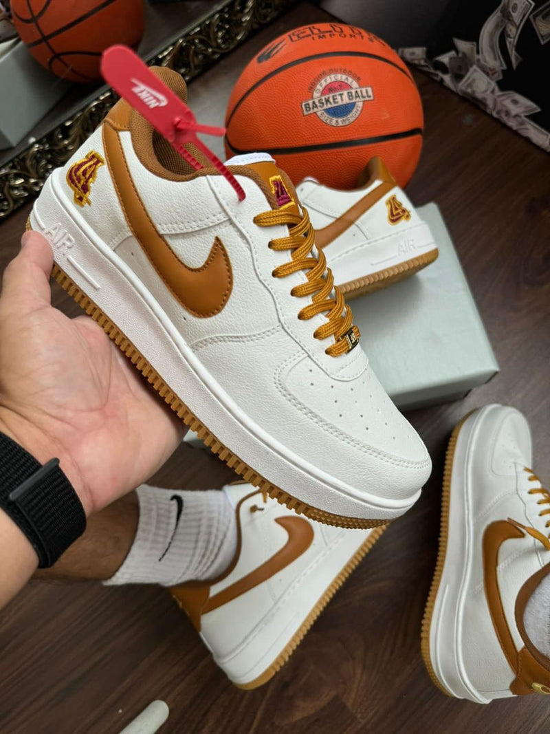 Tênis Air Force 1- Lakers/Mostarda