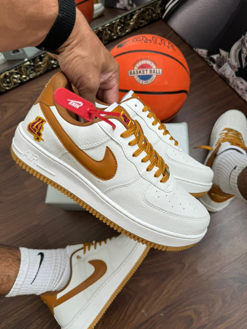 Tênis Air Force 1- Lakers/Mostarda