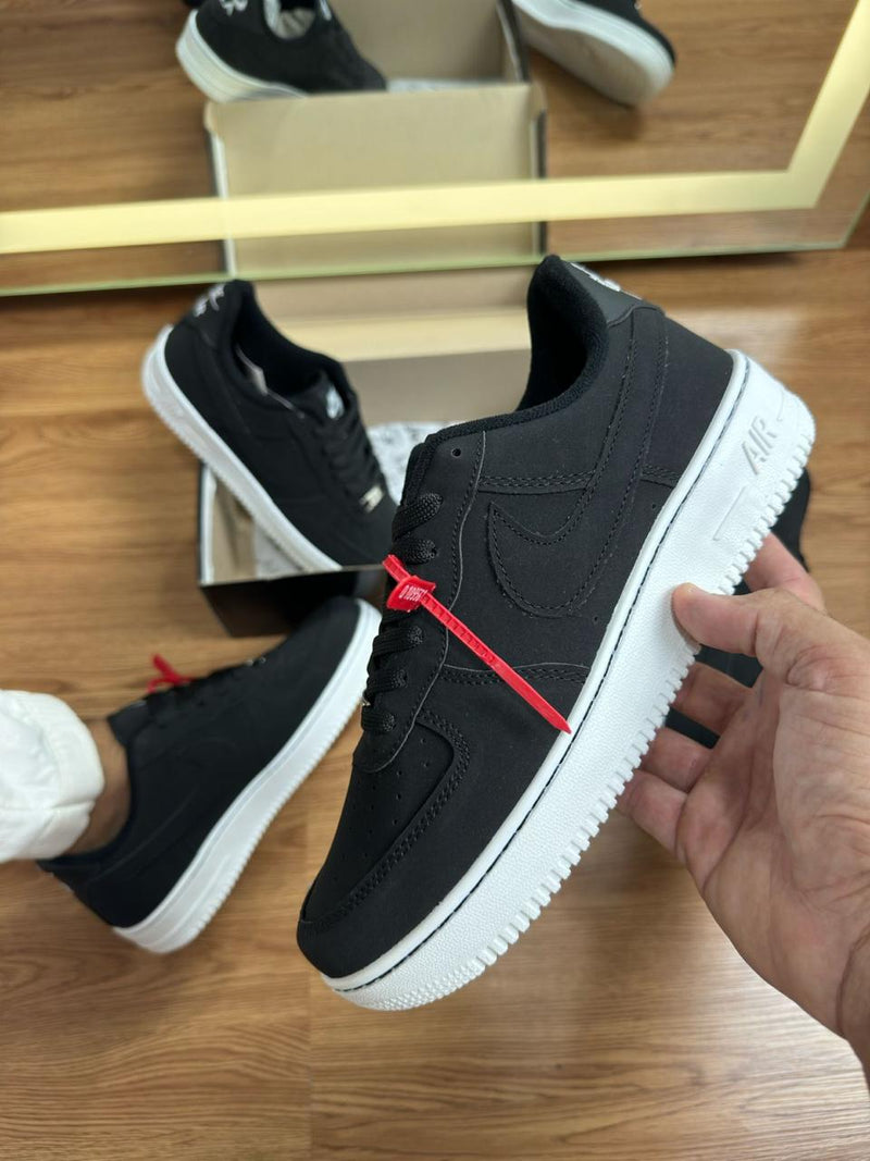 Tênis AIR force 1 Low Nobuck