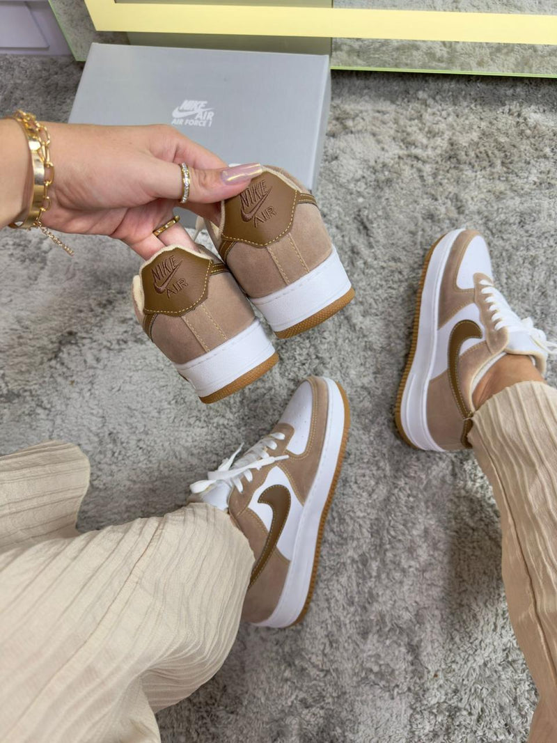 Tenis Nike Air Force 1 Low Caramelo Camurça