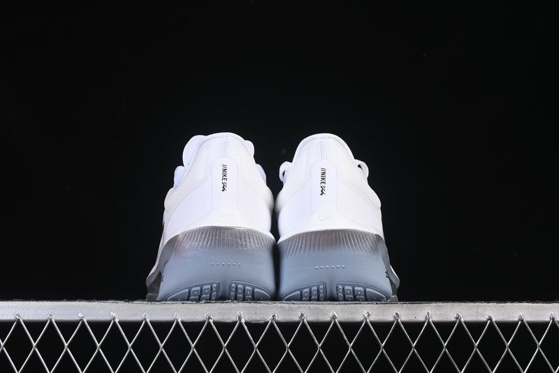 Nike Zoom Fly 6 “White / Pure Platinum / Obsidian Mist / Gridiron”