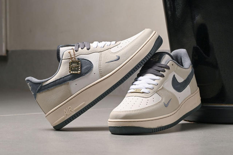 Tênis Nike Air Force 1 - Cinza