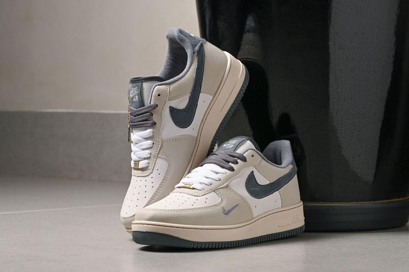 Tênis Nike Air Force 1 - Cinza