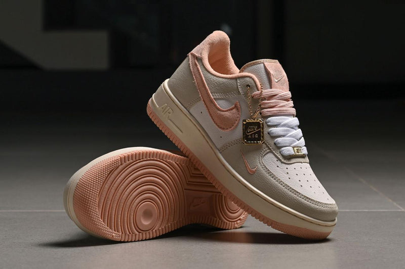 Tênis Nike Air Force 1 - Rosa