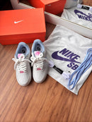 Tênis Nike Air Force com Swoosh Azul