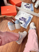 Tênis Nike Air Force com Swoosh Azul
